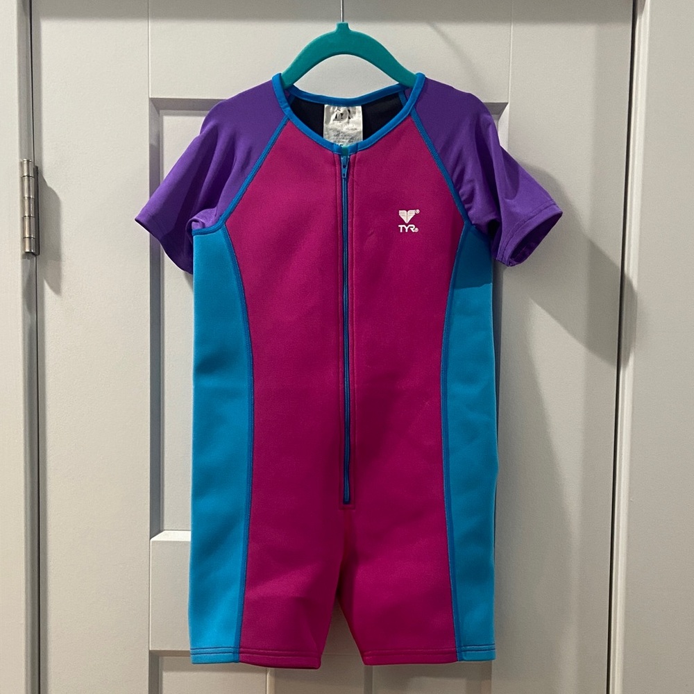TYR Sport Girl's Solid Thermal
9/10 9 10 TYR Kids Rashguard Pink Purple and Blue